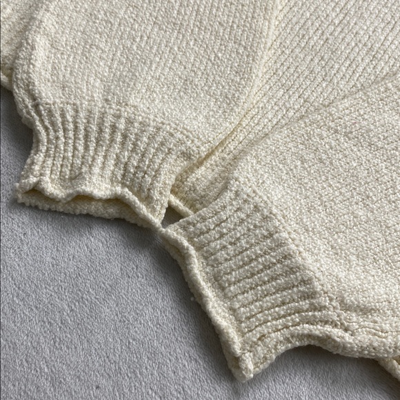 Abercrombie & Fitch Open Collar Roll Hem Long Sleeve Pullover Sweater - Picture 10 of 16